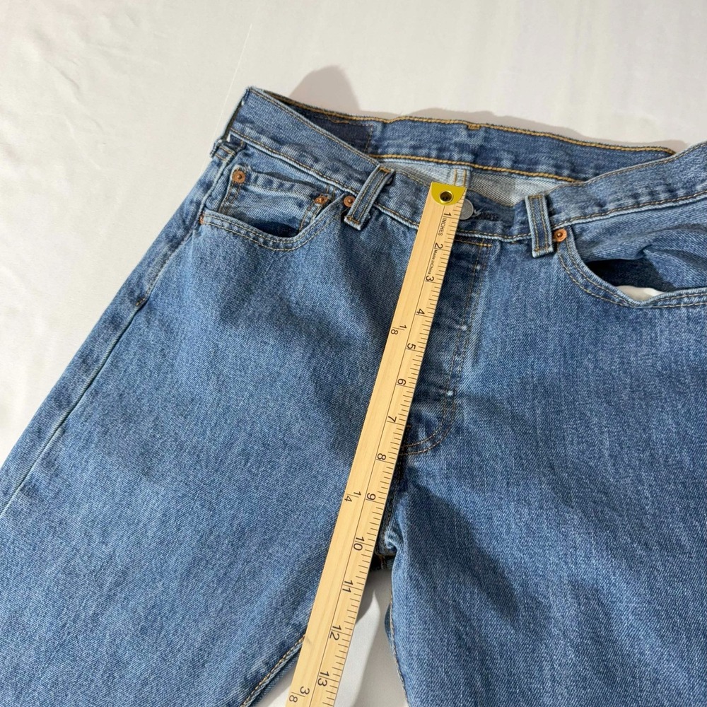 Levis Jeans 501 Mens 30x32 CUTOFF HEM Medium Stonewash Button Fly 00501-0193 - Picture 5 of 12